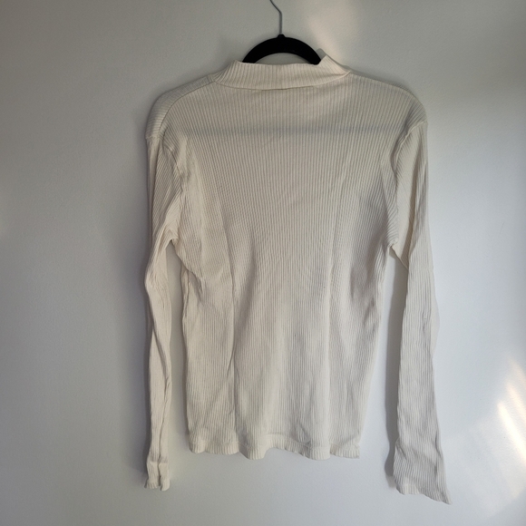 Uniqlo sweater - Picture 5 of 5